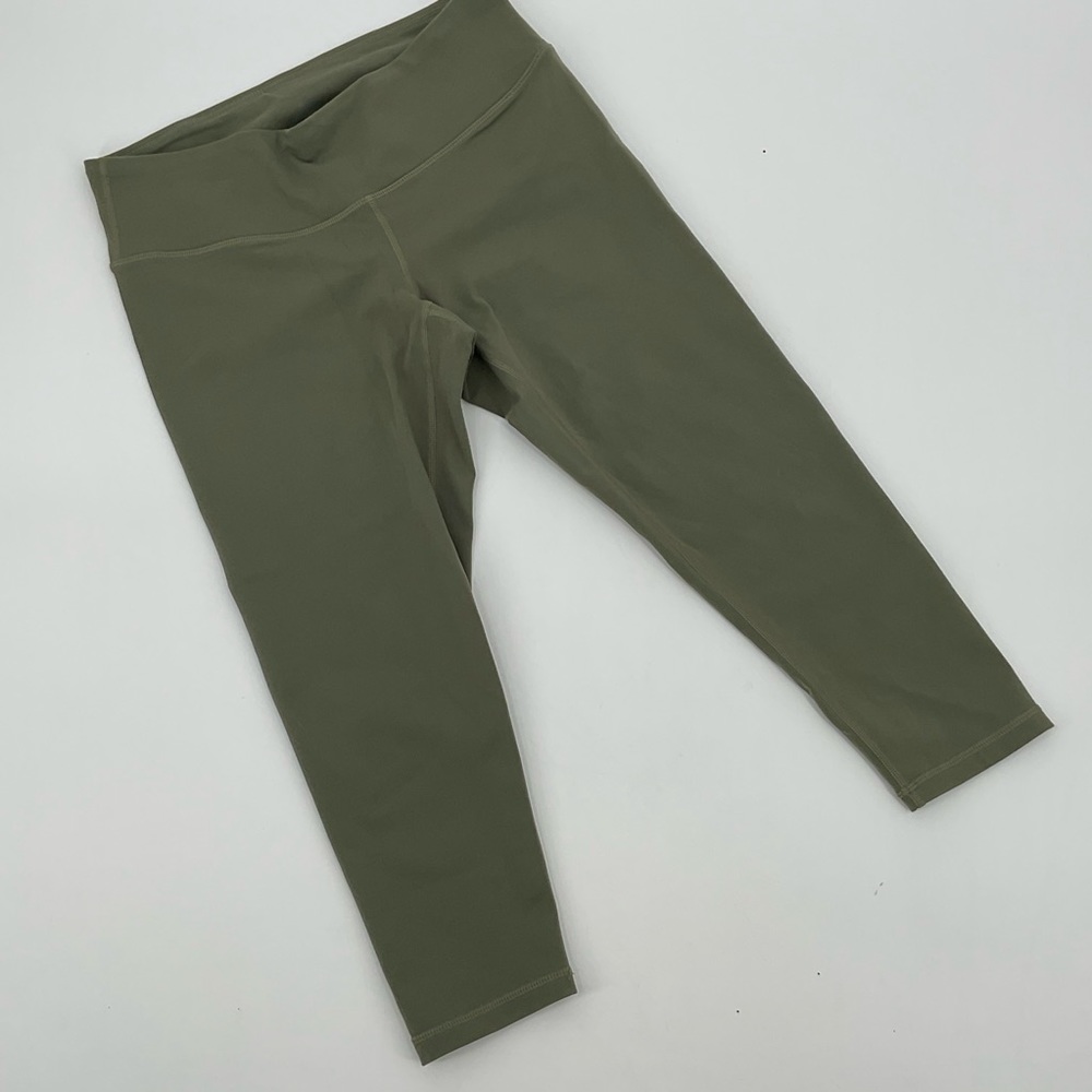 Prana Olive Green Capri Leggings Size Medium F35